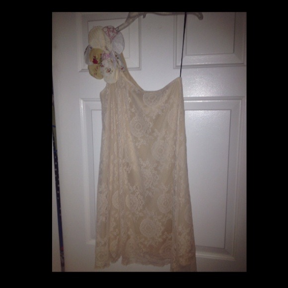 One shoulder lace Judith march dress