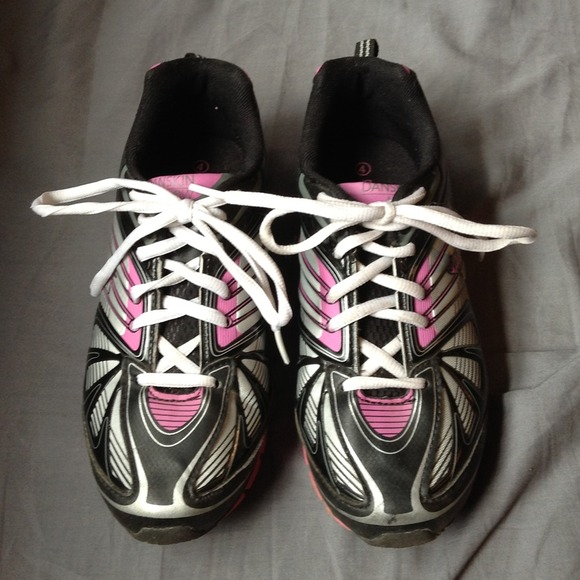 Danskin Now Running Sneakers
