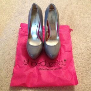 🚫ON HOLD🚫 ShoeDazzle Grey High Heel Pumps
