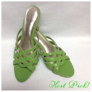 Jaclyn Smith Reptile Kitten Heels