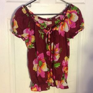 ⭐️TRADED⭐️ Floral Hollister Top
