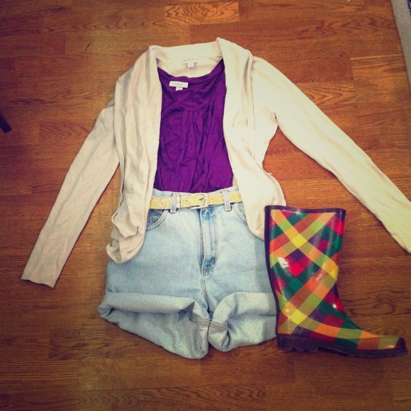 ❌SOLD❌Cream cardigan sweater
