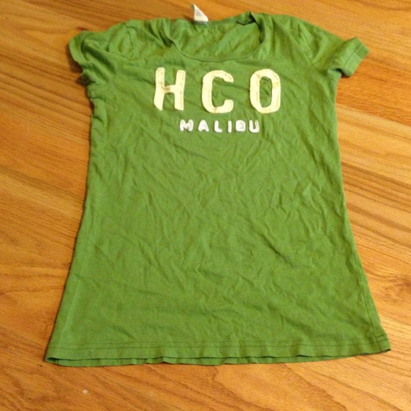 Green hollister tee
