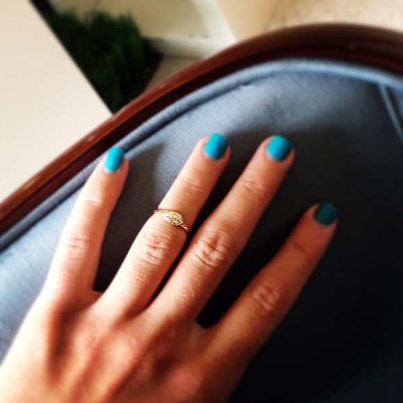 Mid finger ring