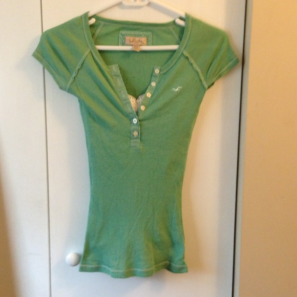 ❌SOLD❌💚 Hollister shirt- Green 💚