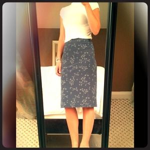 High-waisted pencil skirt