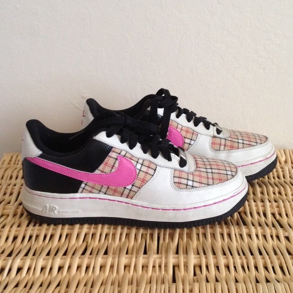 Nike Shoes - Nike Air Force 1 Low