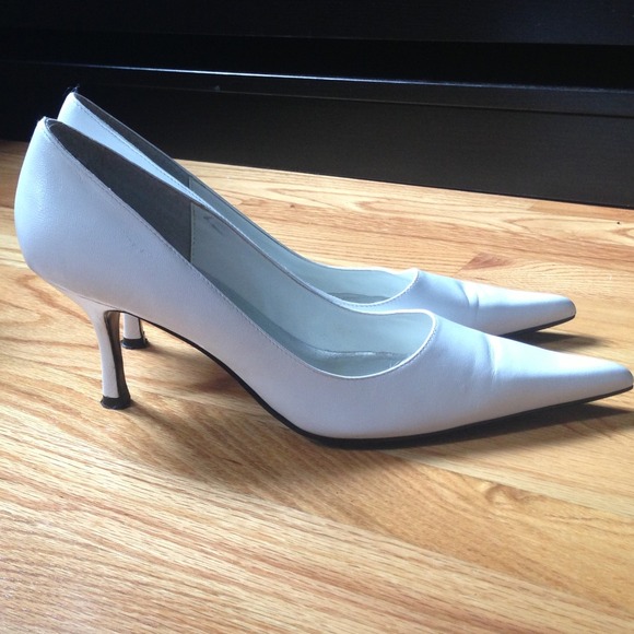 Bakers white pointy heels - Picture 3 of 4