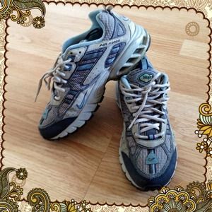 ✂PRICE REDUCED✂NIKE RUNNING SNEAKER