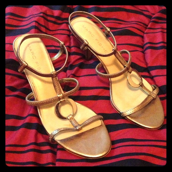 New! Silver Marc Fisher Heels!!
