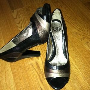 Beautiful truly comfortable heels size 6 worn once