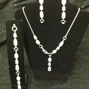 Absolutely beautiful 3 PC set