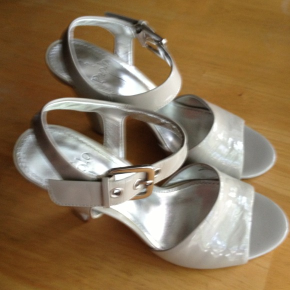 ON HOLD- neutral nude strappy heels