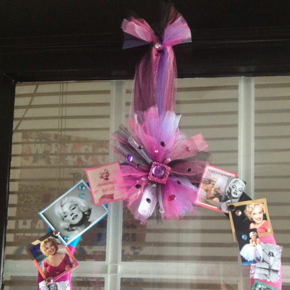 ๐Sold๐๐Custom Marilyn Monroe Wreath ๐ - Picture 2 of 2