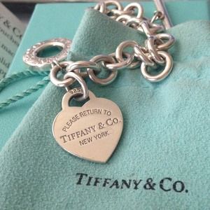 I'm selling because I broke up with my ex.