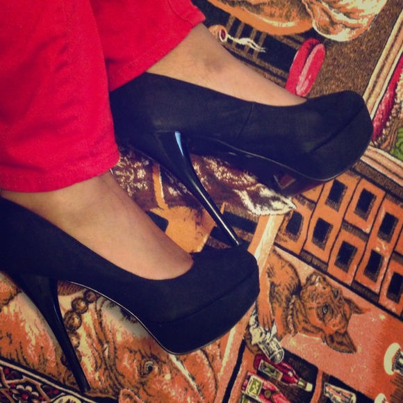 Qupid Black Suede Heels