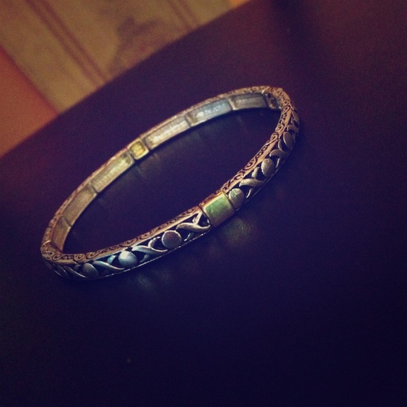 Cute silver and gold stretchy bracelet