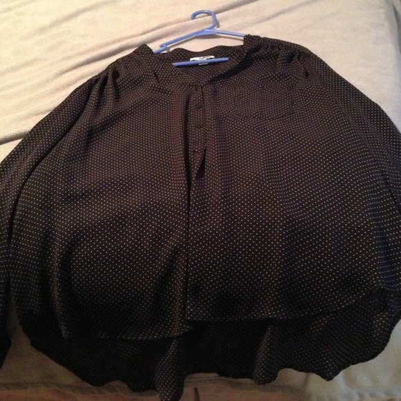 Light weight navy top