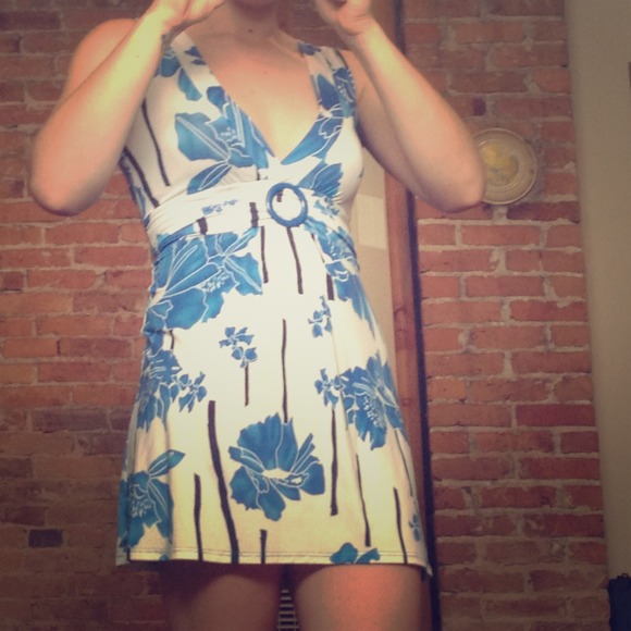 Cloud 9 v-neck dress