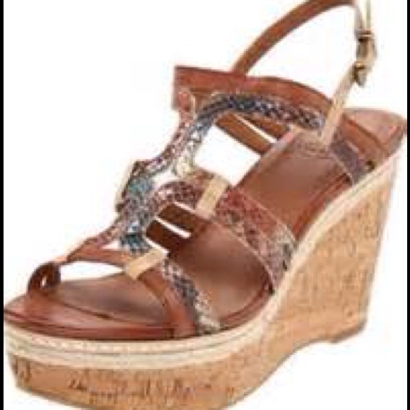 Lucky Brand Shoes - Lucky Brand Keena Sandals 🍀