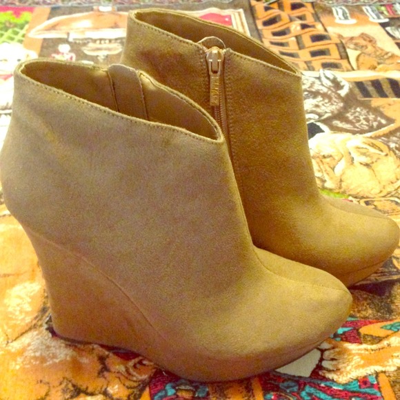 Michael Antonio Tan Wedge Bootie