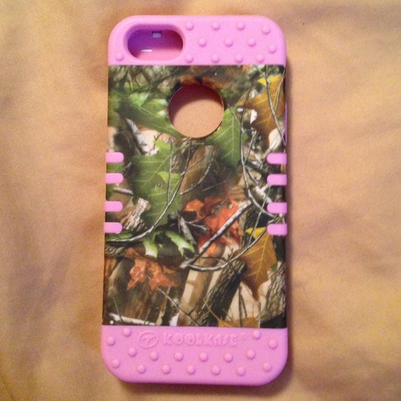iPhone 5 camo and pink cover! - Picture 2 of 2