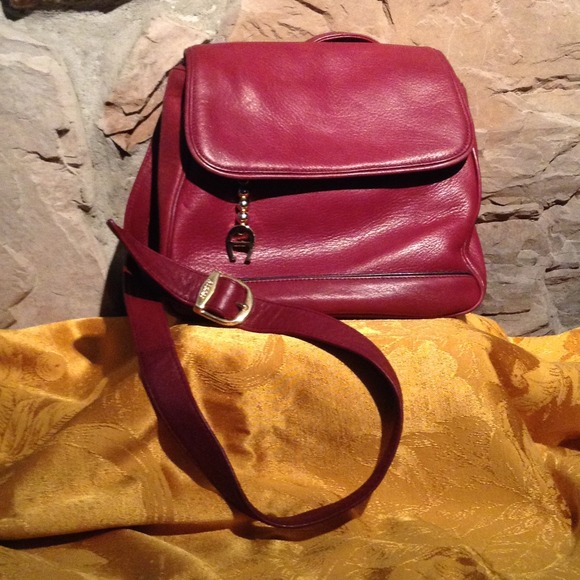 Handbags - 🕧 WAS $49 🕧   Etienne Aigner lcross body  bag