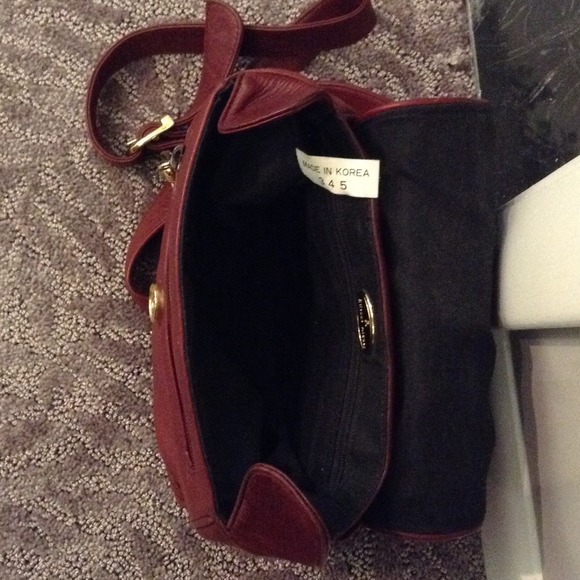 🕧 WAS $49 🕧   Etienne Aigner lcross body  bag - Picture 2 of 4