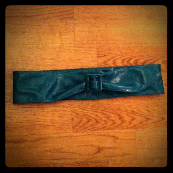 ❌DONATED❌Emerald green, faux leather belt