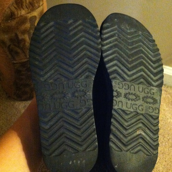 Sold!!! UGG boots black - Picture 2 of 4