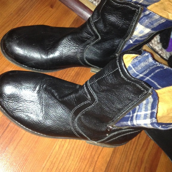 *Used * shoes
