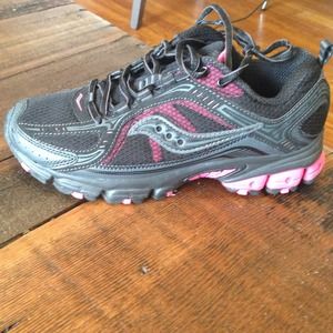 Saucony sport shoes. New without a tag