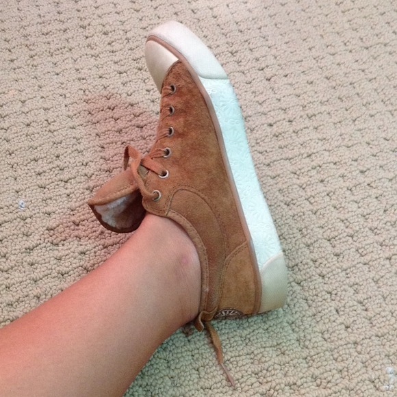 !! SOLD!!Ugg evera - Picture 3 of 4