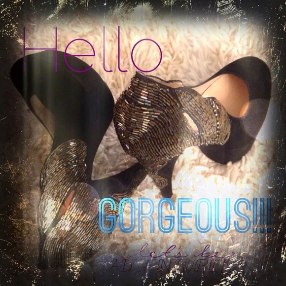 Brand new never worn Enzo Angiolini blk emb heels