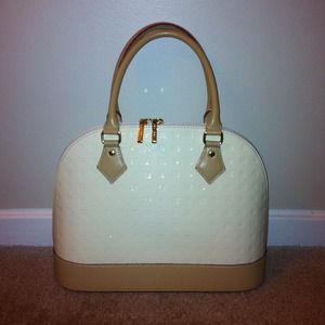 🚫SOLD🚫 Authentic Arcadia White monogram Handbag