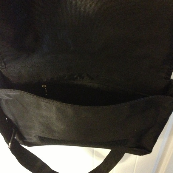 Black satchel/book bag/iPad carrier - Picture 2 of 2