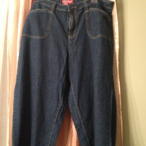 SOLD!!LEE Jean Capri