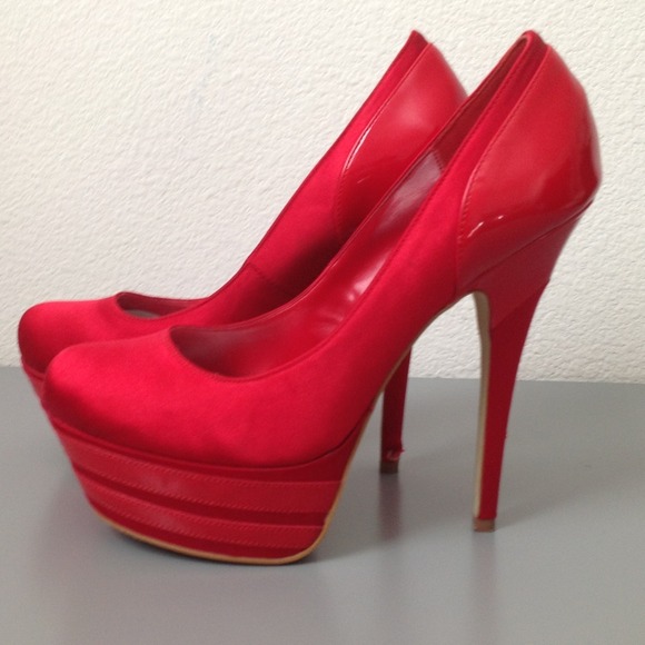 BEBE Pumps