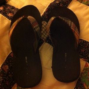 Tommy Hilfiger flip flops 💕price reduced💕