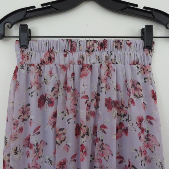 🌸Cute skirt🌸 - Picture 2 of 4