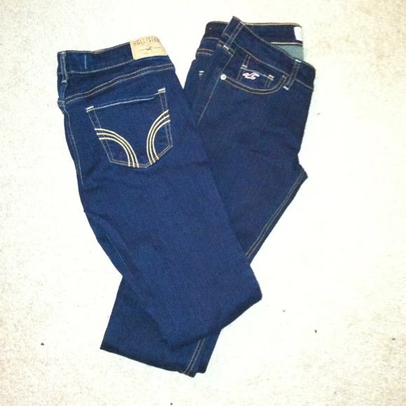 2 PAIRS OF HOLLISTER JEANS