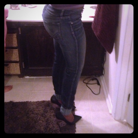 SOLD IN BUNDLE *Best fitting  Bebe jeans !!