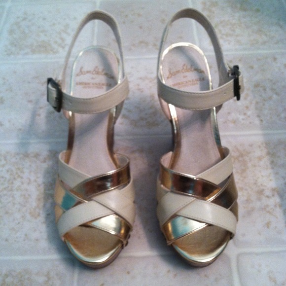 American Eagle Wedges - Picture 2 of 4