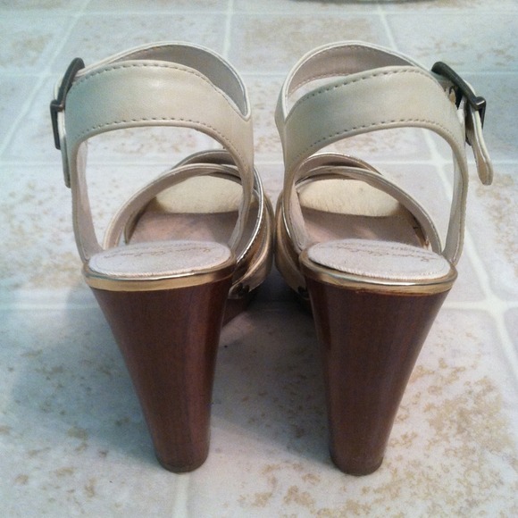 American Eagle Wedges - Picture 4 of 4