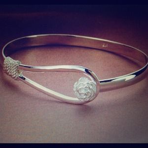 Sterling silver bangle