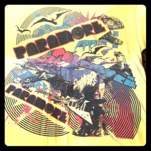 💥Awesome Paramore band tee💥