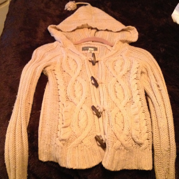 Adorable Hollister sweater - Picture 4 of 4