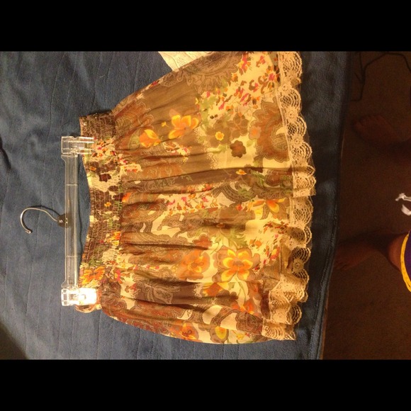 Skirts - Picture 3 of 3