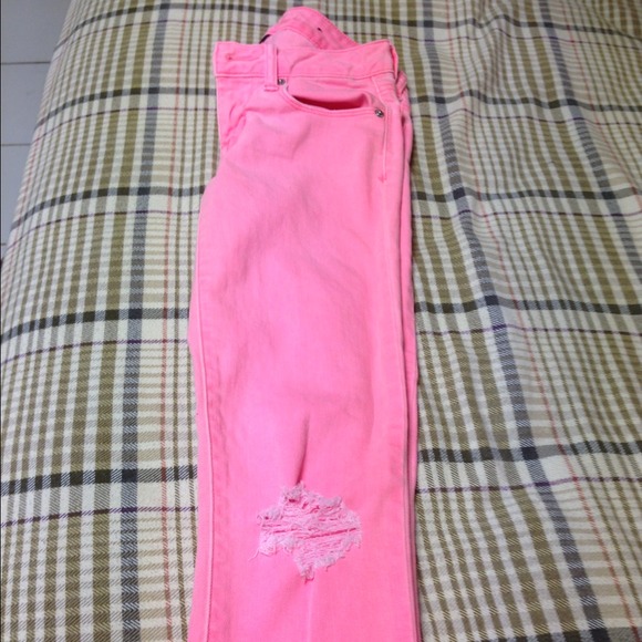 💥American Eagle bright pink skinnys 💥 - Picture 1 of 2