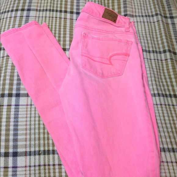 💥American Eagle bright pink skinnys 💥 - Picture 2 of 2